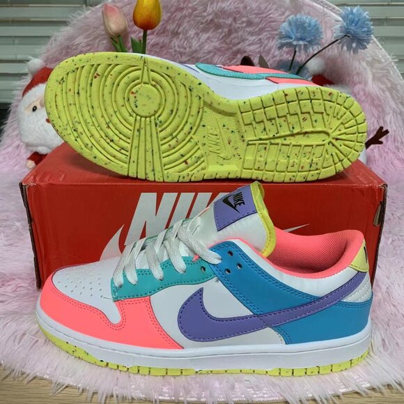 Fashion Dunk Low Triple Pink Shoes - Women's Size 8.5 - Picture 5 of 8